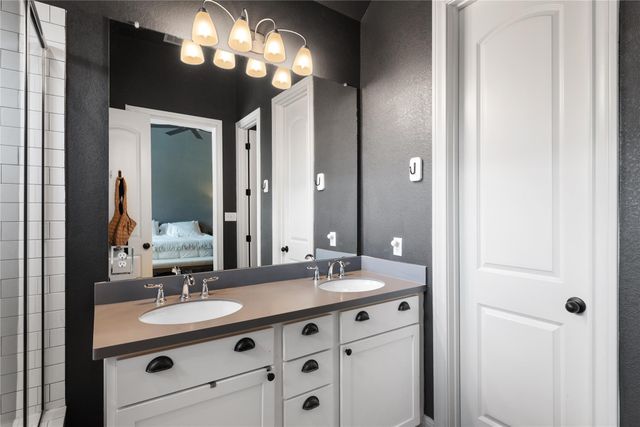 368 Founders RDG, Dripping Springs, TX 78620