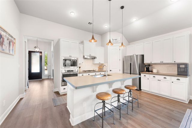 368 Founders RDG, Dripping Springs, TX 78620