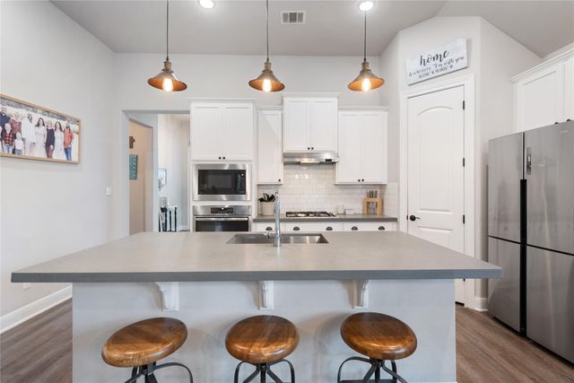 368 Founders RDG, Dripping Springs, TX 78620