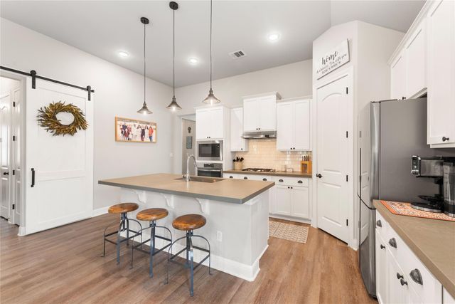 368 Founders RDG, Dripping Springs, TX 78620