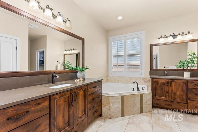 3488 W Sand Wedge St, Meridian, ID 83646