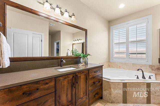 3488 W Sand Wedge St, Meridian, ID 83646