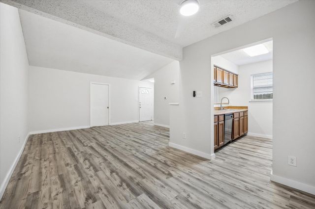 904 Sirocco DR A, Austin, TX 78745