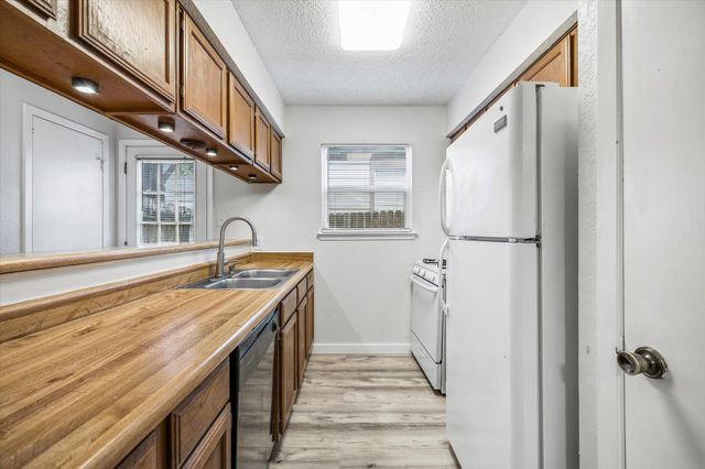 904 Sirocco DR A, Austin, TX 78745