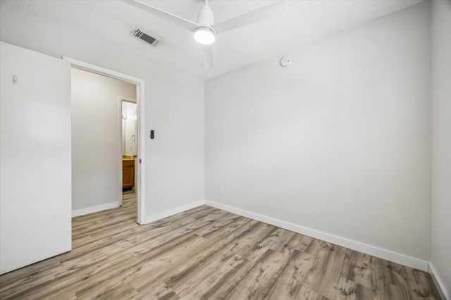 904 Sirocco DR A, Austin, TX 78745