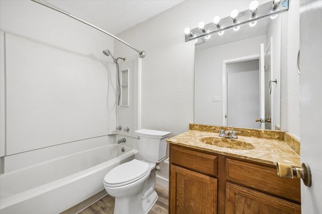 904 Sirocco DR A, Austin, TX 78745