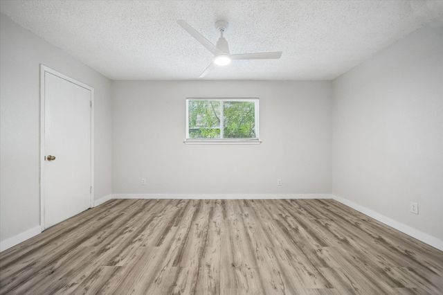 904 Sirocco DR A, Austin, TX 78745