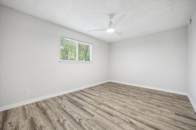 904 Sirocco DR A, Austin, TX 78745