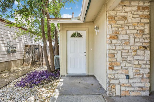 904 Sirocco DR A, Austin, TX 78745