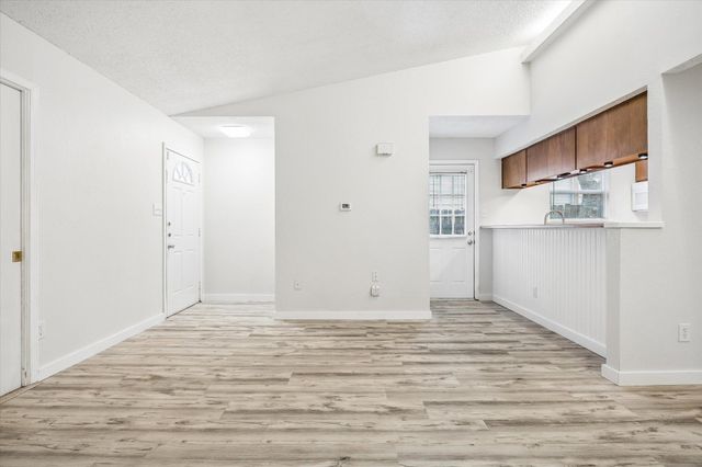 904 Sirocco DR A, Austin, TX 78745