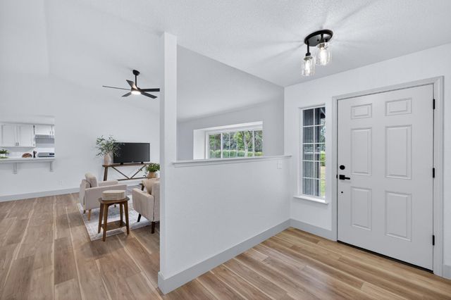 1418 N Del Rey Avenue, Sanger, CA 93657