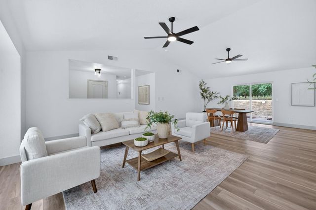 1418 N Del Rey Avenue, Sanger, CA 93657