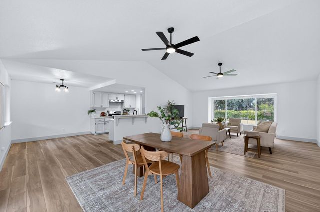 1418 N Del Rey Avenue, Sanger, CA 93657