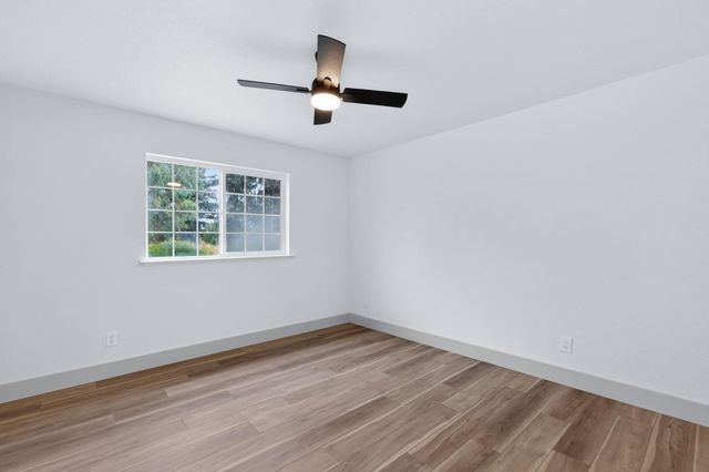 1418 N Del Rey Avenue, Sanger, CA 93657