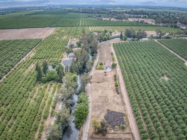 1418 N Del Rey Avenue, Sanger, CA 93657