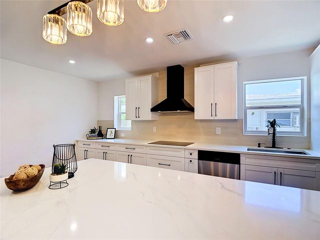 5013 S HESPERIDES STREET, Tampa, FL 33611