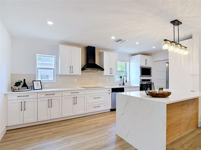 5013 S HESPERIDES STREET, Tampa, FL 33611