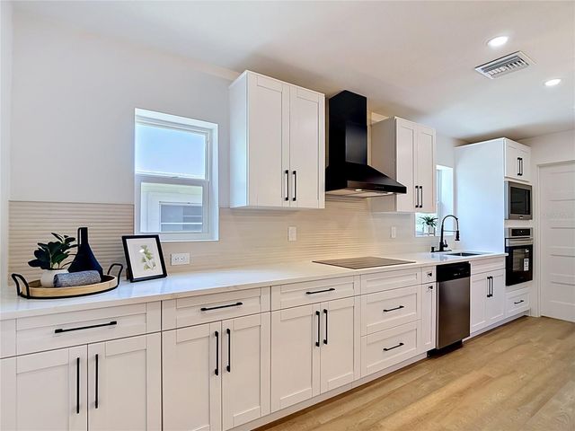 5013 S HESPERIDES STREET, Tampa, FL 33611