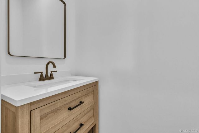 255 Peconic Bay Boulevard, Aquebogue, NY 11901