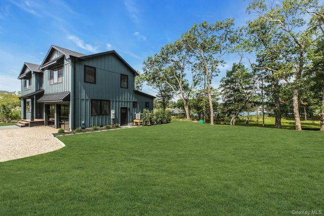 255 Peconic Bay Boulevard, Aquebogue, NY 11901