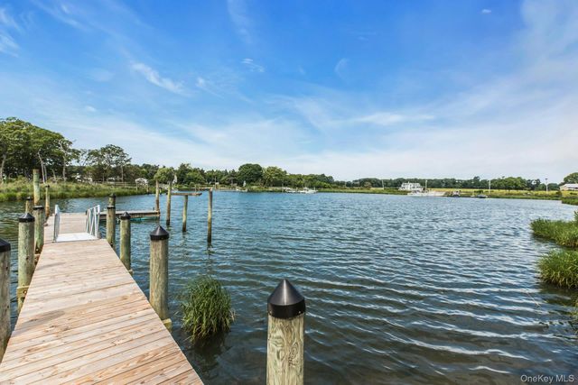 255 Peconic Bay Boulevard, Aquebogue, NY 11901