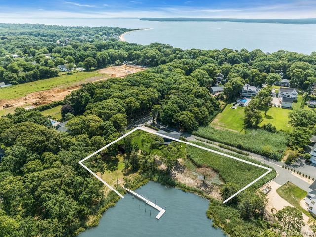 255 Peconic Bay Boulevard, Aquebogue, NY 11901