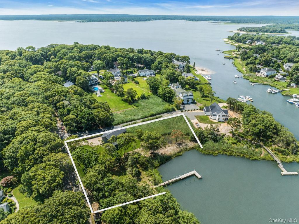 255 Peconic Bay Boulevard, Aquebogue, NY 11901
