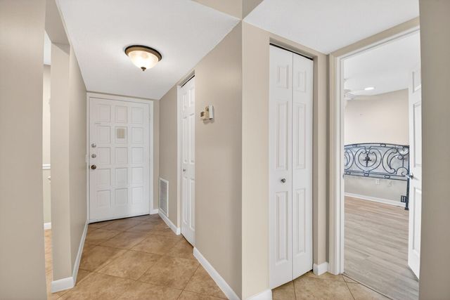 4248 Deste Court 304, Lake Worth, FL 33467