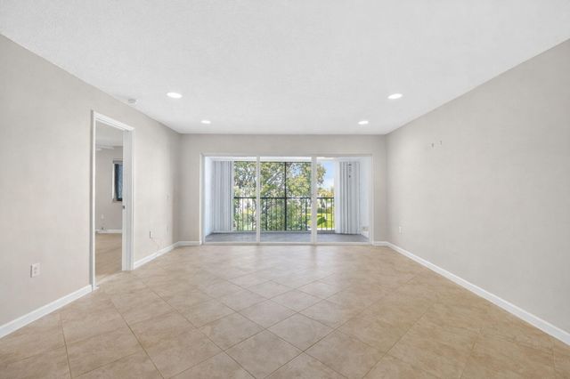 4248 Deste Court 304, Lake Worth, FL 33467