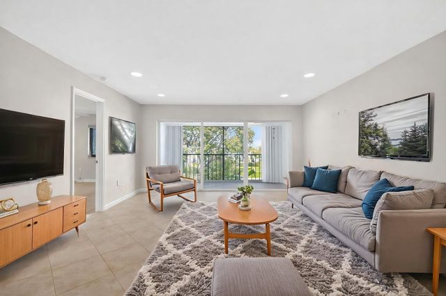 4248 Deste Court 304, Lake Worth, FL 33467