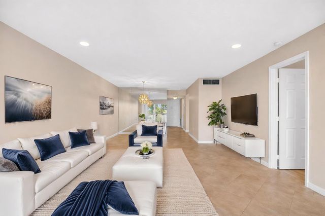 4248 Deste Court 304, Lake Worth, FL 33467