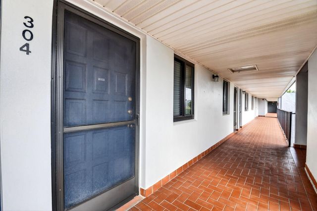 4248 Deste Court 304, Lake Worth, FL 33467