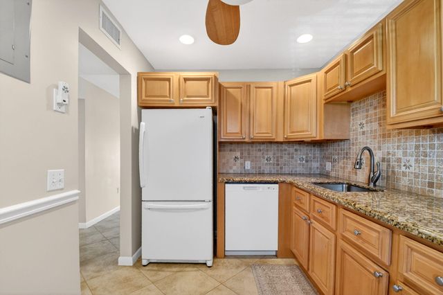 4248 Deste Court 304, Lake Worth, FL 33467