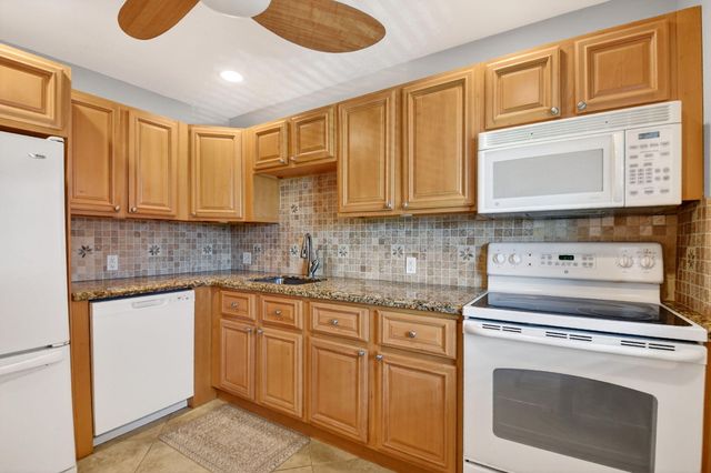 4248 Deste Court 304, Lake Worth, FL 33467