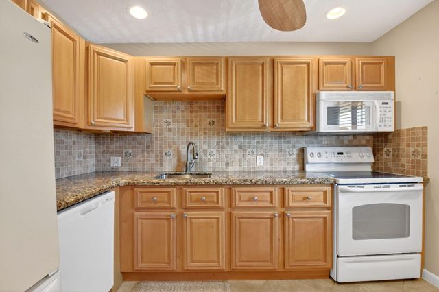 4248 Deste Court 304, Lake Worth, FL 33467