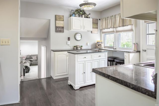 584 Trinton Circle, Bedford, IN 47421