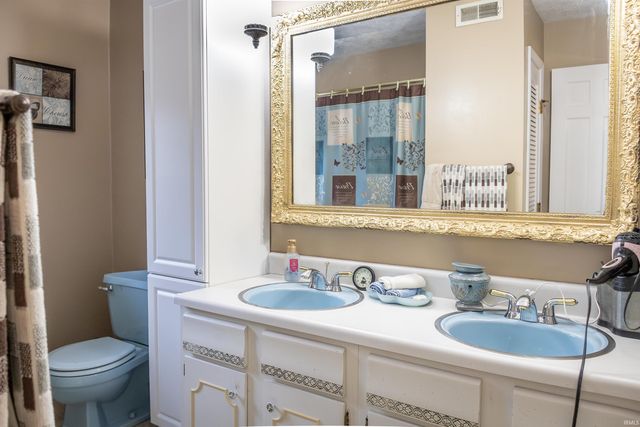 584 Trinton Circle, Bedford, IN 47421