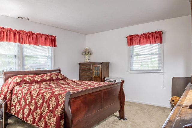 584 Trinton Circle, Bedford, IN 47421
