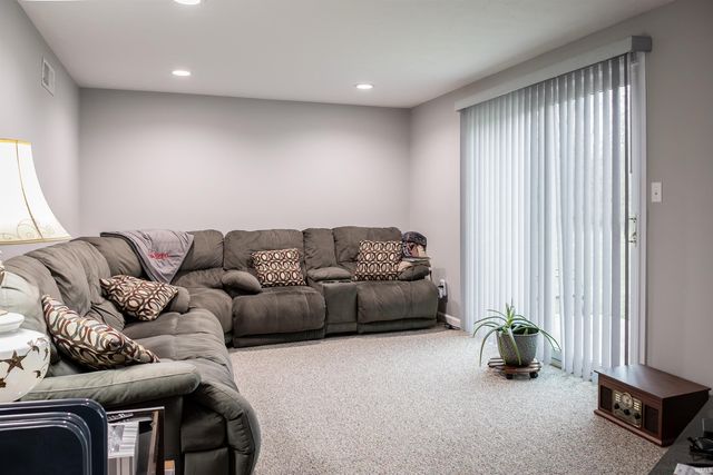 584 Trinton Circle, Bedford, IN 47421