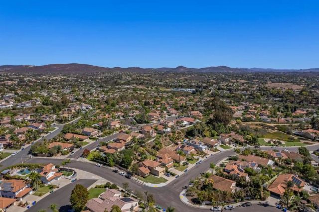 2929 Via Ipanema, Carlsbad, CA 92009