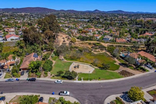 2929 Via Ipanema, Carlsbad, CA 92009