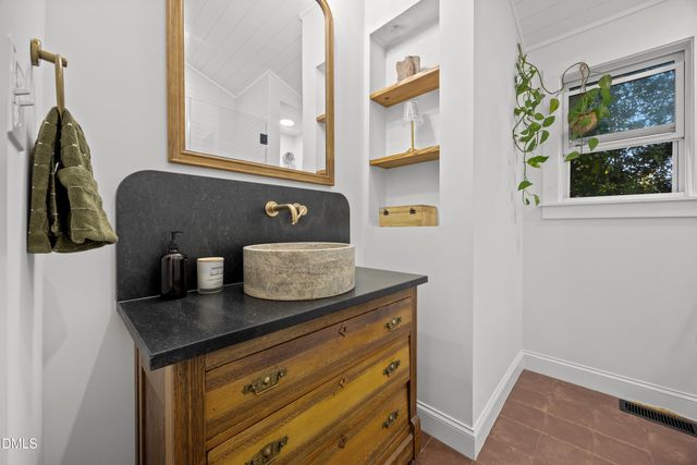 1020 E Jones Street, Raleigh, NC 27601