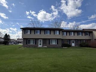 N115W16524 Abbey COURT #5, Germantown, WI 53022