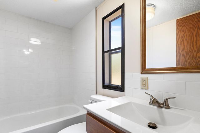 2210 Sundet Lane, Faribault, MN 55021