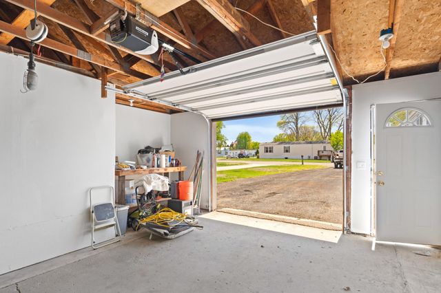 2210 Sundet Lane, Faribault, MN 55021