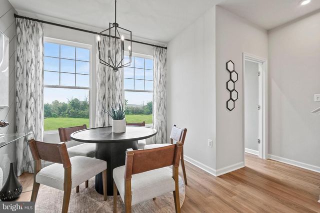 439 PRESIDENTS POINTE AVE, Ranson, WV 25438