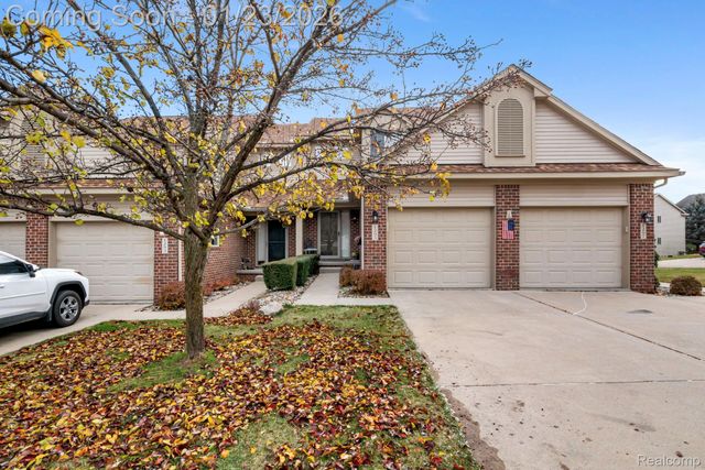 1295 Edelweiss Lane, Waterford Charter Township, MI 48327