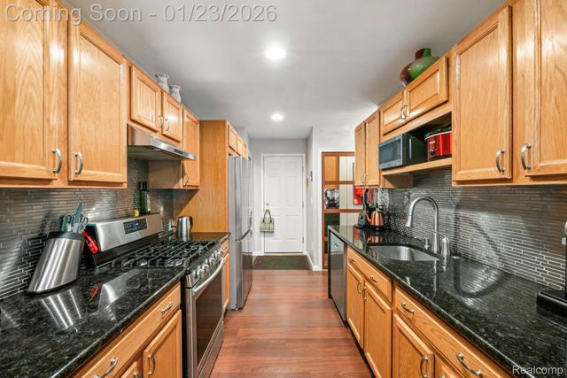 1295 Edelweiss Lane, Waterford Charter Township, MI 48327