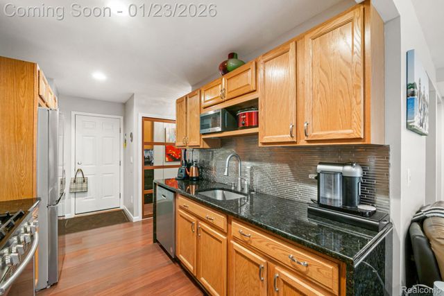 1295 Edelweiss Lane, Waterford Charter Township, MI 48327