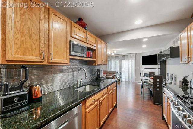 1295 Edelweiss Lane, Waterford Charter Township, MI 48327